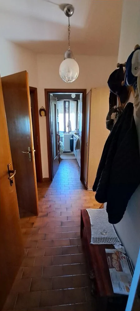 Appartamento al piano primo con autorimessa pertinenziale