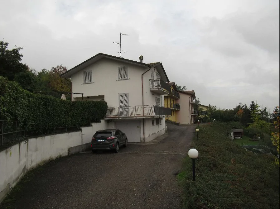 Villino con giardino in Godiasco Salice Terme
