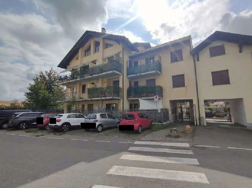 Appartamento bifamiliare con box a Marnate