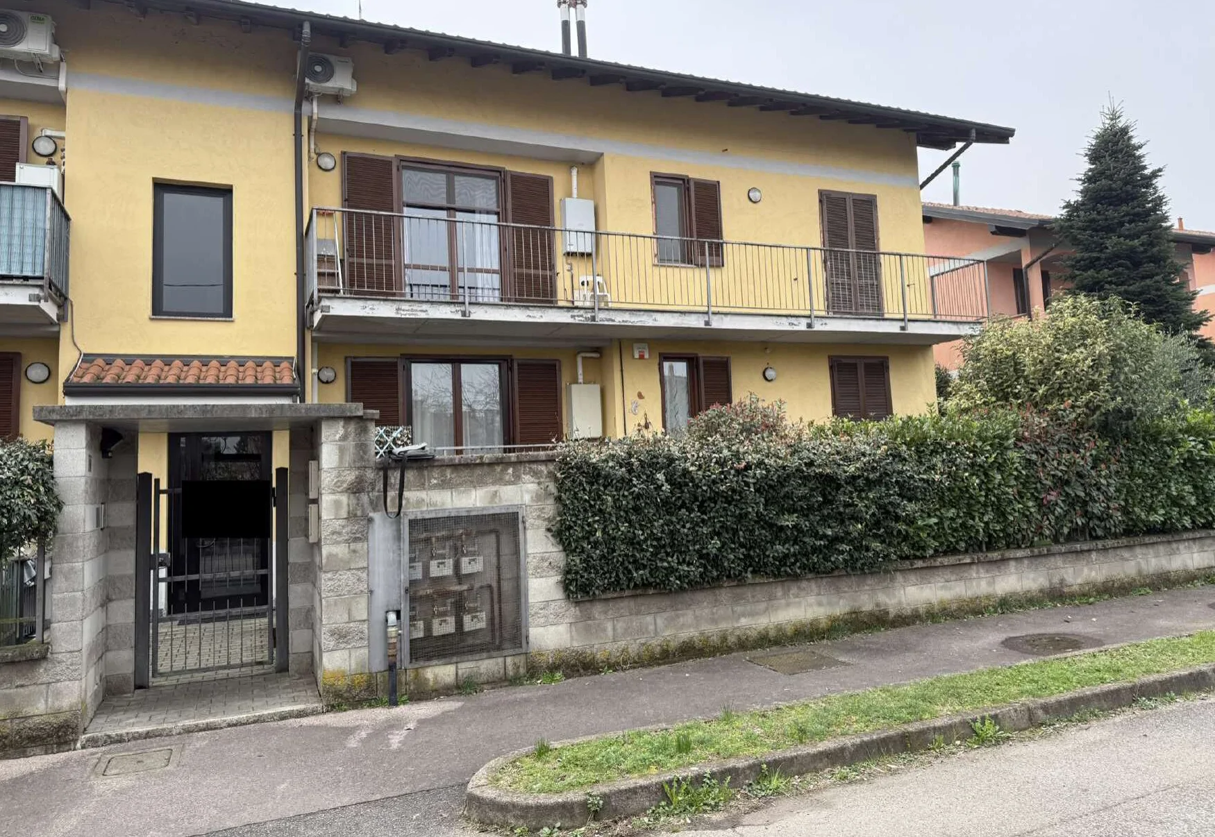 Appartamento con cantina e box a Castano Primo