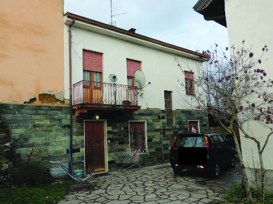 Compendio immobiliare in Mortara, Via Capitano Malabarba 3