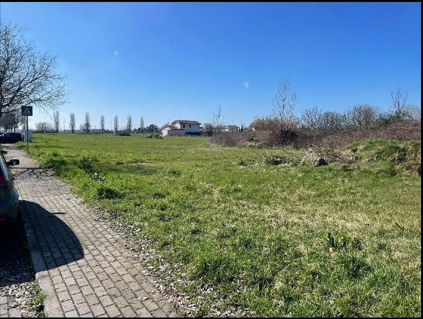 Terreni a Bagnolo San Vito, Via Don Astolfi