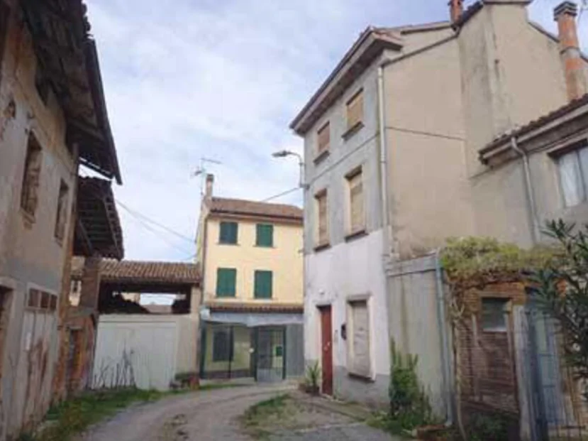 Abitazione rurale cielo-terra a Casalunga, San Damiano al Colle