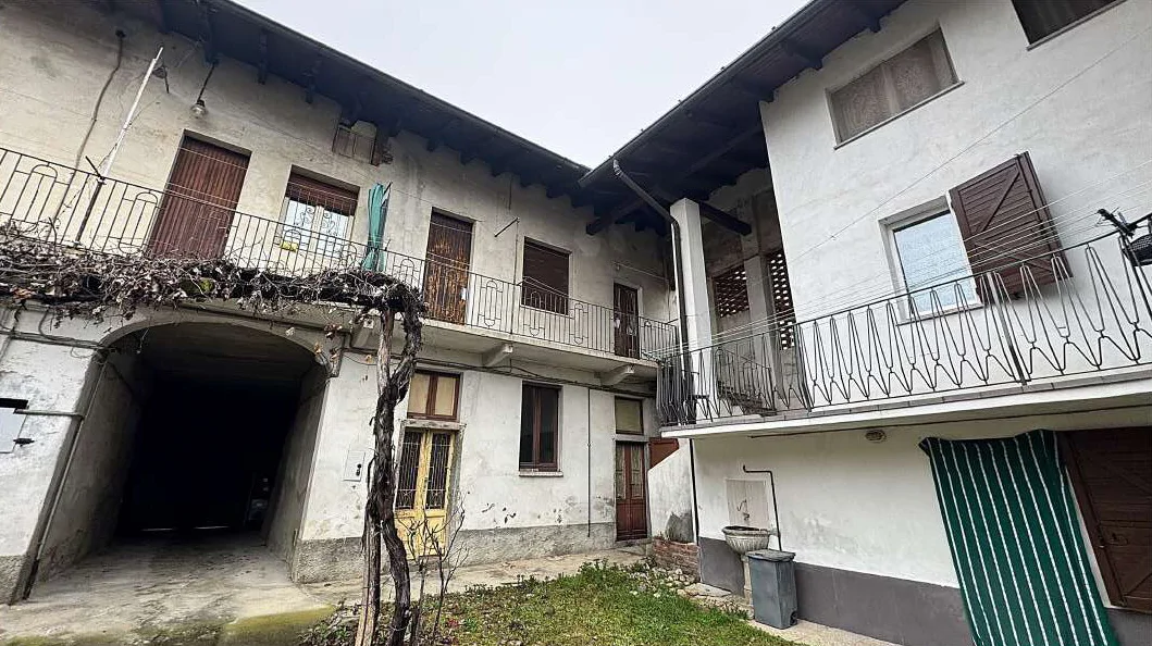 Appartamento in casa di corte a Casorate Sempione