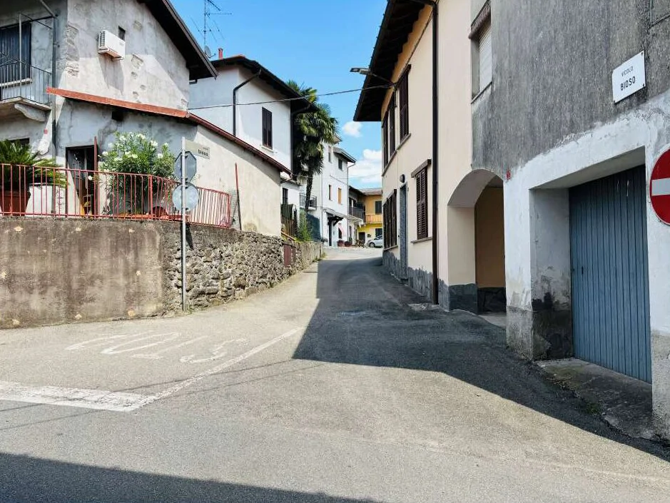 Due appartamenti e box in corte a Vergiate