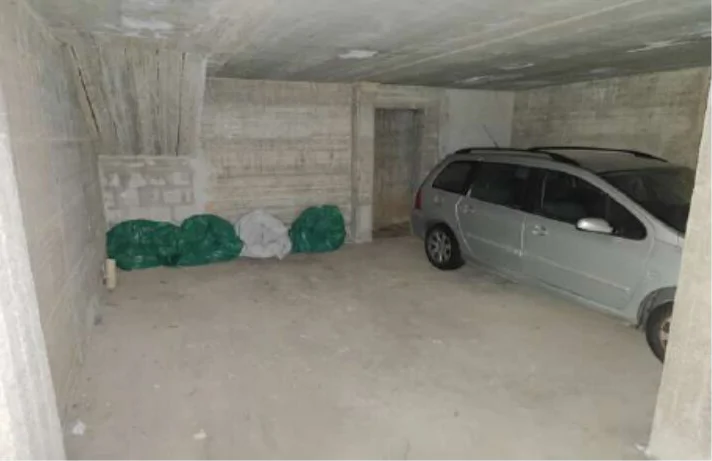 Box auto doppio e locale sgombero in Gallarate
