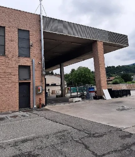 Complesso industriale con impianto fotovoltaico in Oggiono