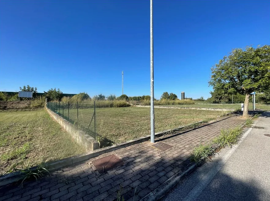 Terreno edificabile 960 mq in P.L. Don Milani - 004