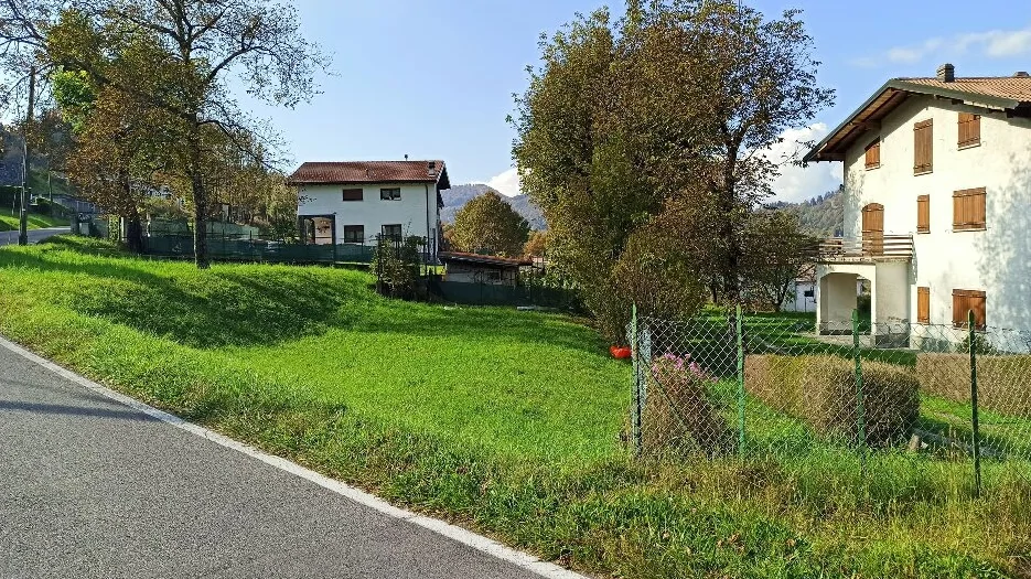 Terreno edificabile in Alta Valle Intelvi, via Ticino