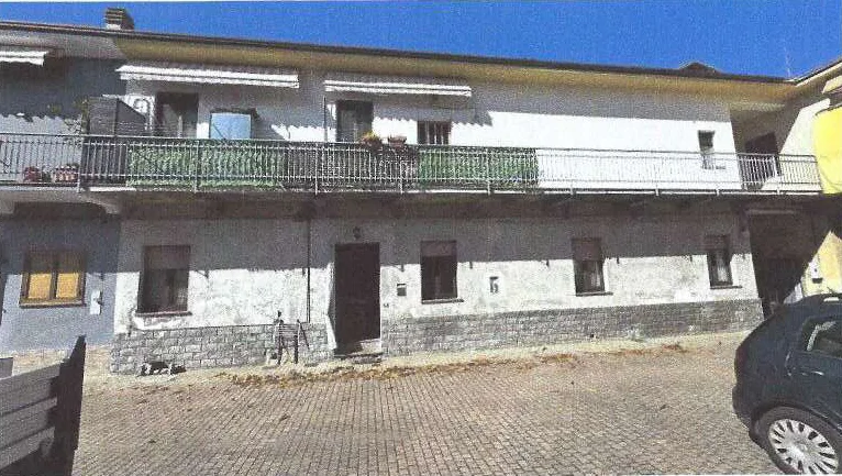 Appartamento piano terra in via Durini 36, Gorla Minore