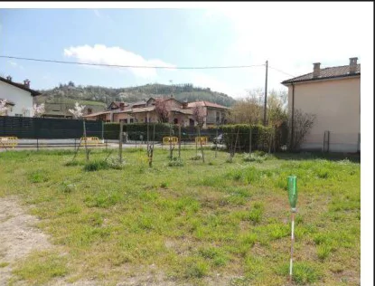 Compendio immobiliare residenziale con accessori e terreno agricolo in Cigognola