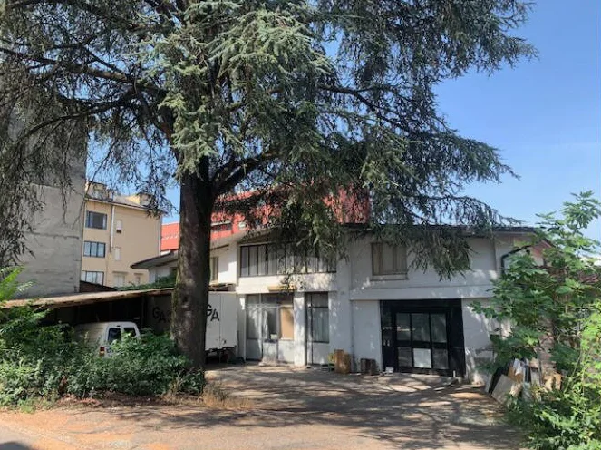 Capannone laboratorio e abitazione in Vicolo Baracca 10