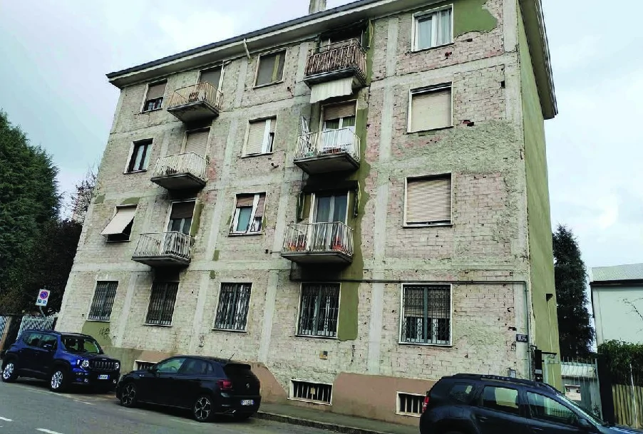 Appartamento con cantina e box a Pioltello, Via Roma 104