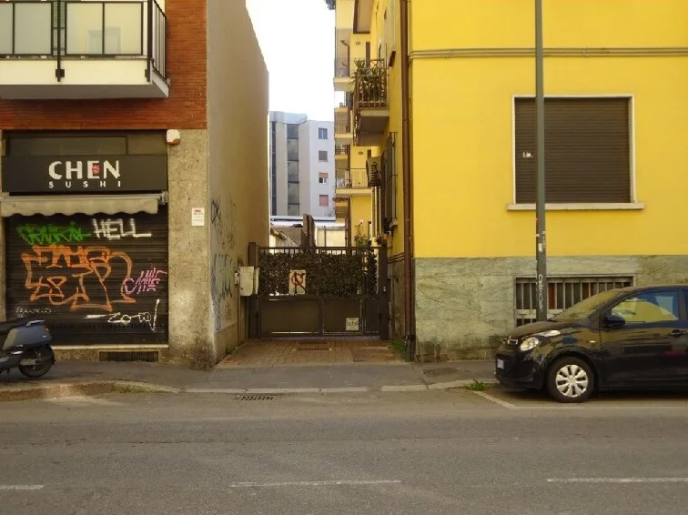 Box autorimessa in Milano, Via Ambrogio Binda 27
