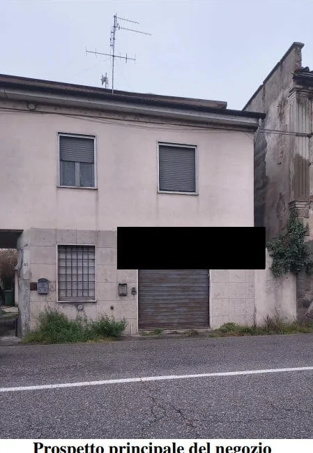Negozio con ripostiglio, retro e sedime esclusivo a Certosa di Pavia