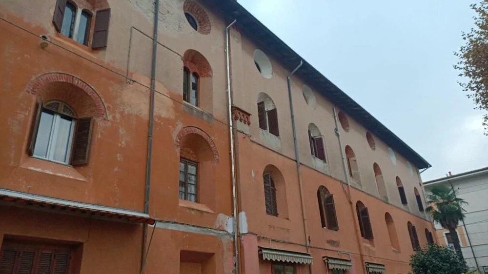 Appartamento con soppalco a Varano Borghi, Lotto 001