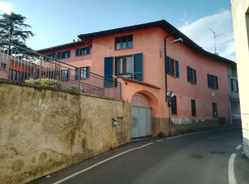 Appartamento al primo piano con box singolo a Bregnano