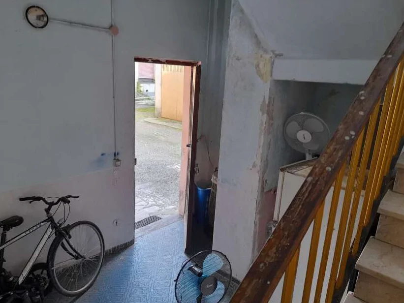 Appartamento su tre livelli con cantina a Robecchetto con Induno