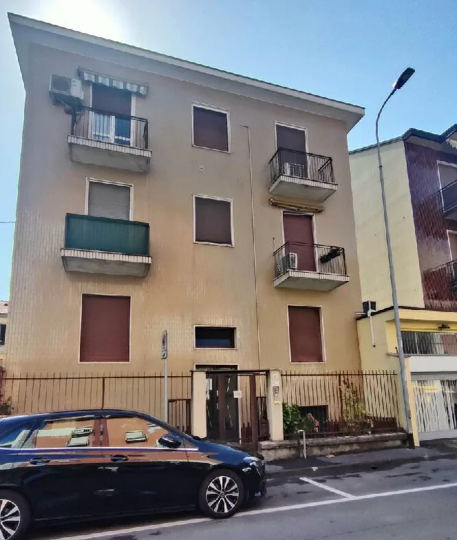 Appartamento al piano rialzato in Rozzano, Via Monte Rosa 87