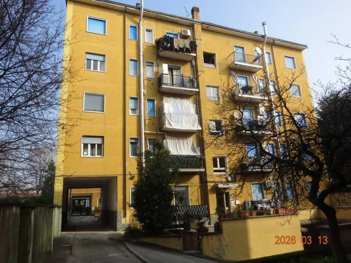Appartamento con cantina e balcone a Cesate, Via Dei Mille 23/C