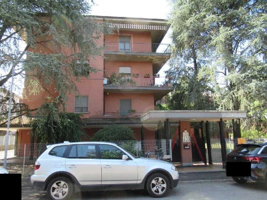 Appartamento al primo piano con cantina in Voghera