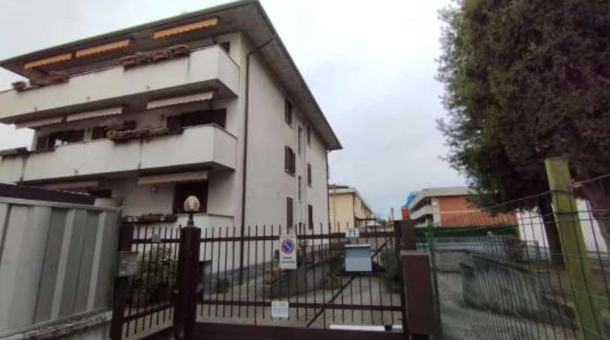 Appartamento con cantina e box a Busto Arsizio