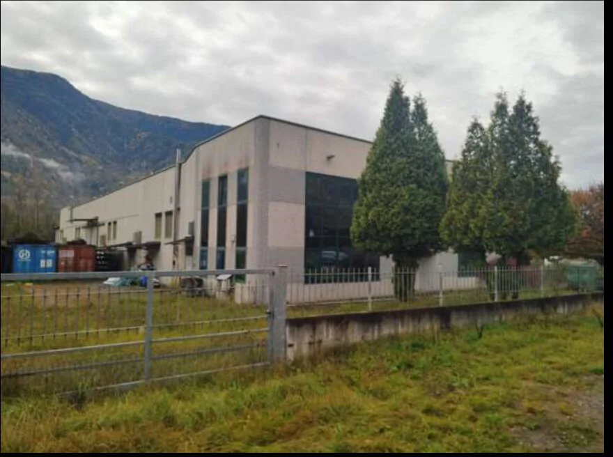 Capannone artigianale a Lovero con area di pertinenza e cabina elettrica