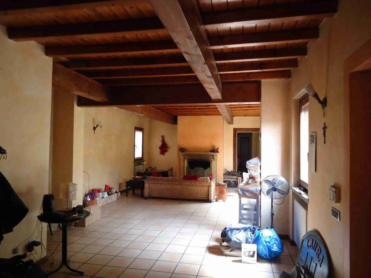 Casa indipendente con rustico e area esterna a Borghetto Lodigiano