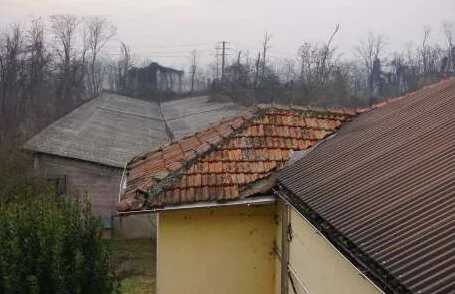 Complesso agricolo e residenziale con terreni a Vigevano