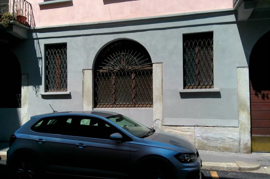 Negozio con interrato in Milano, Via Mercalli 5