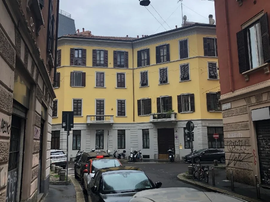 Solaio sottotetto ad uso magazzino in Milano, Via Pontida 1
