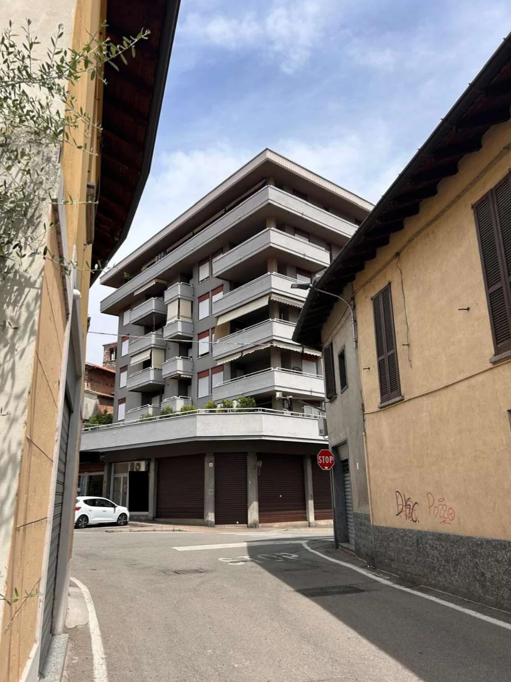 Appartamento con cantina e terrazzo a Somma Lombardo