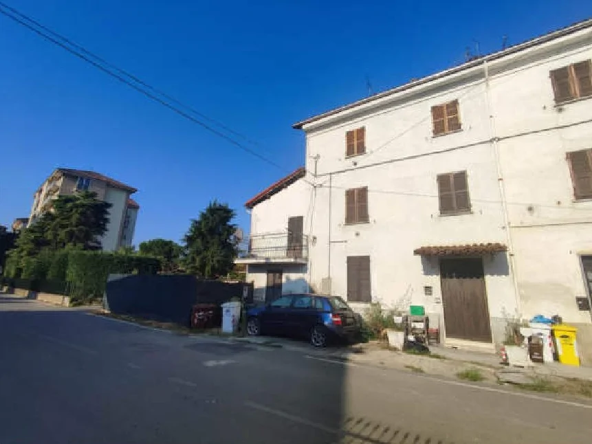 Abitazione semindipendente con accessori in Rivalta Bormida