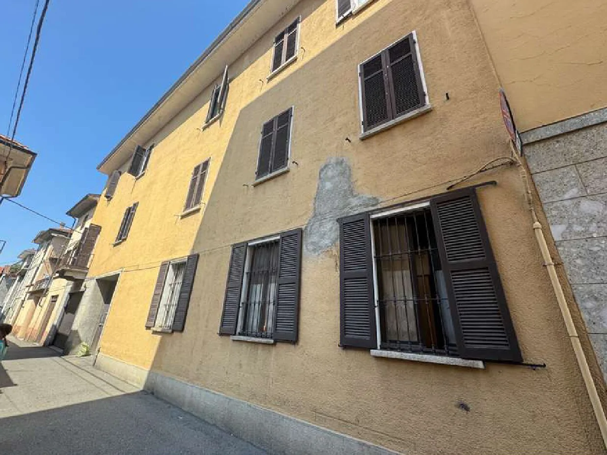 Appartamento in Borgomanero via Giardini 4