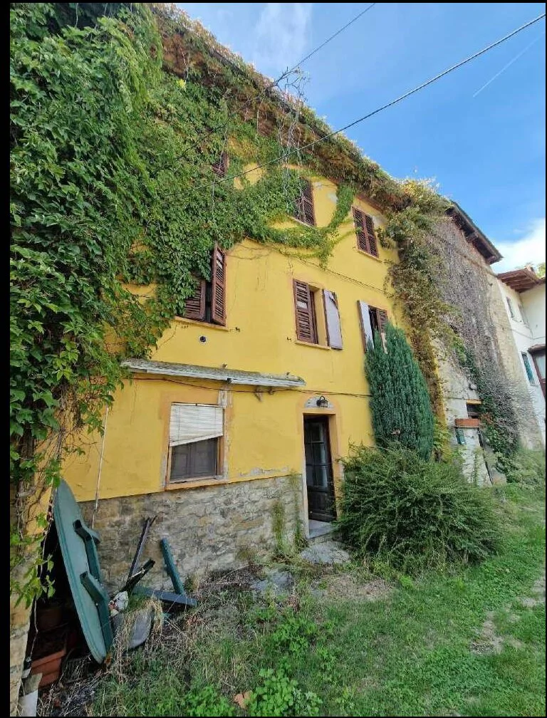 Abitazione popolare e deposito/fienile a Garbagna