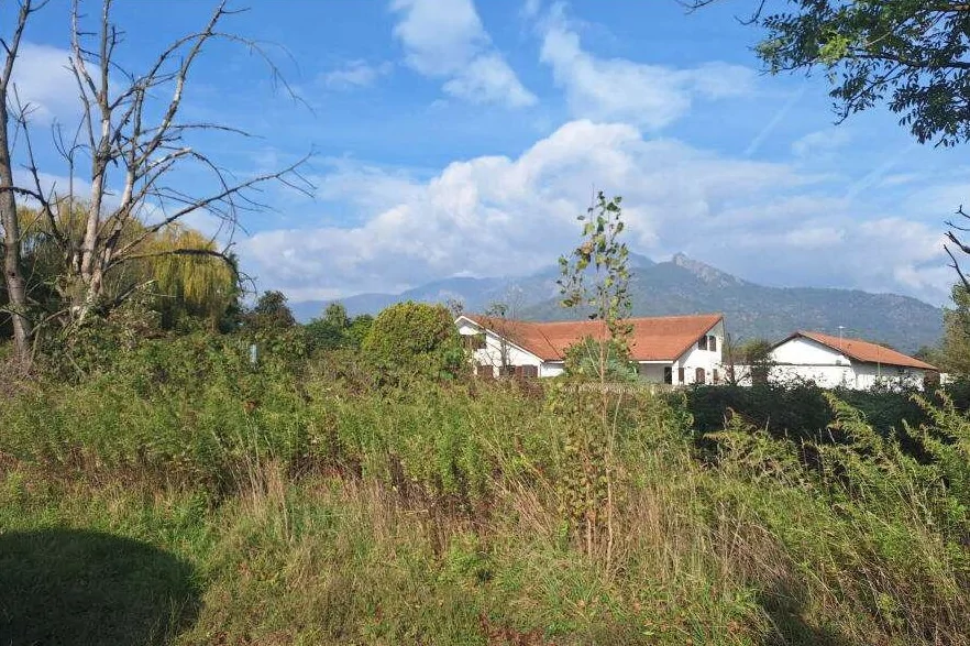 Complesso immobiliare ex casa di cura con alloggio e magazzino