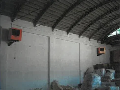 Opificio con due corpi e cortile, libero