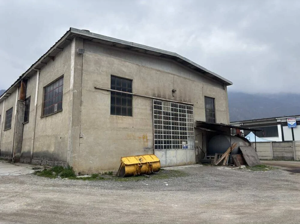 Capannone, abitazione e area di pertinenza in Demonte
