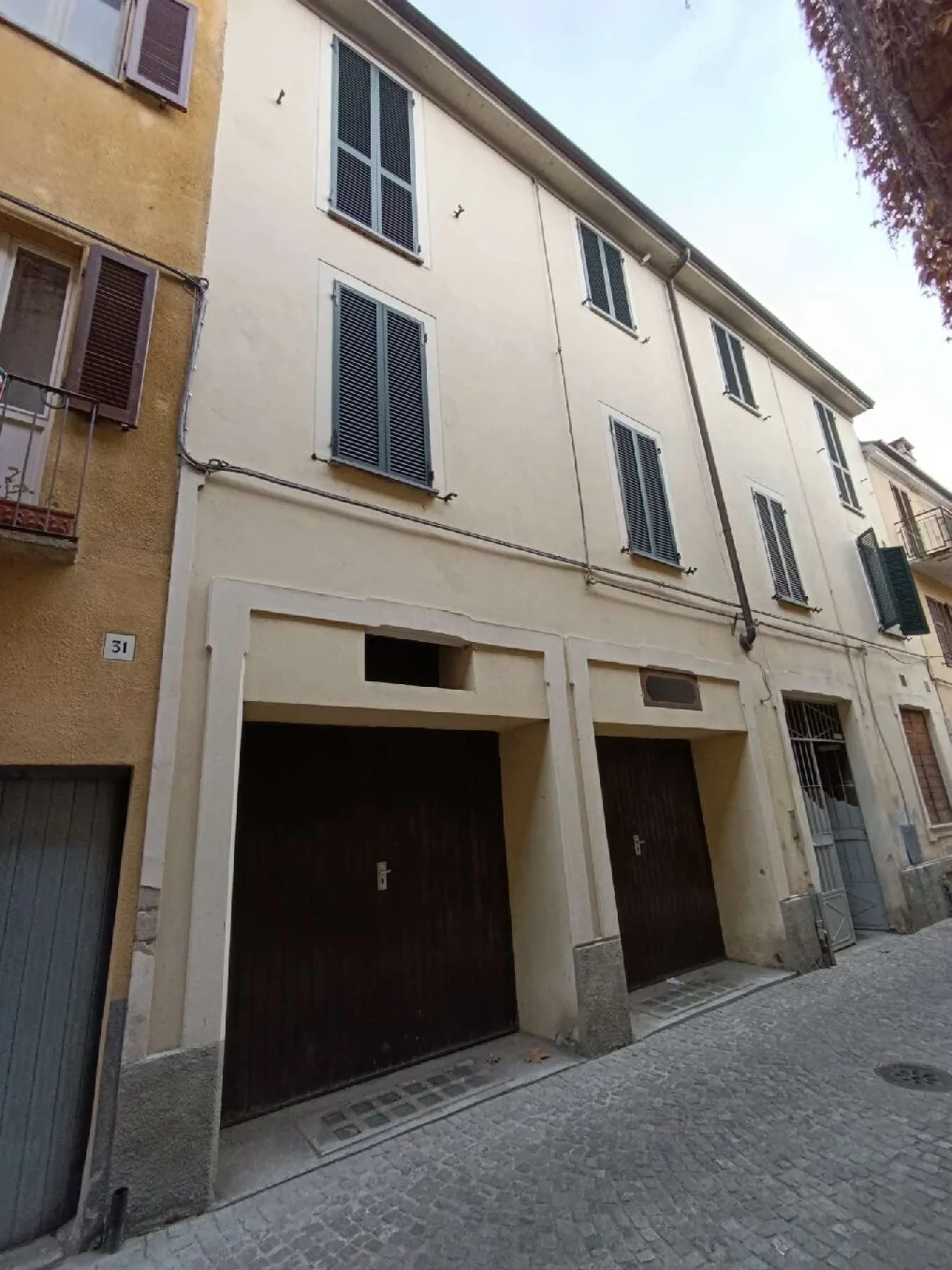 Appartamento e magazzino in centro storico a Casale Monferrato