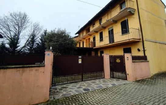 Porzione di fabbricato residenziale in Cerano, Via Croce 43-45-47