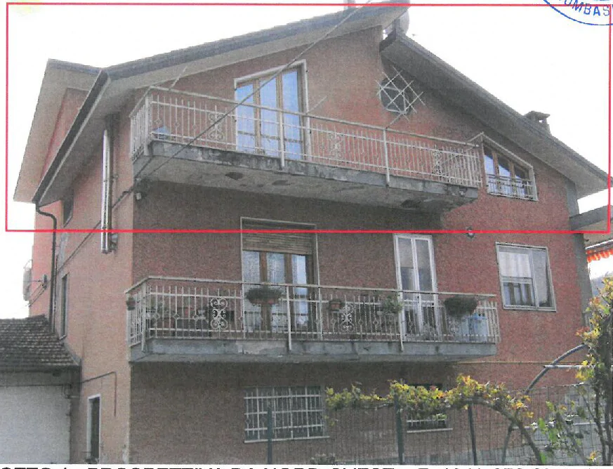 Appartamento al piano terra con autorimessa in Piasco