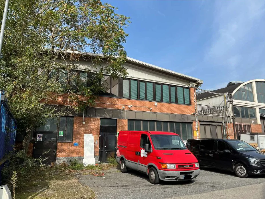 Porzione di fabbricato industriale uso ufficio a Torino