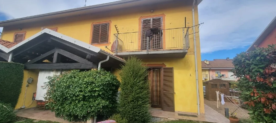 Villetta a schiera su tre livelli a Mondovì