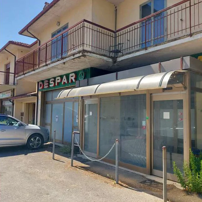 Locale commerciale con resede in Anghiari