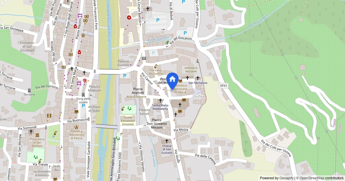 Fondo commerciale e magazzino in centro storico a Pescia