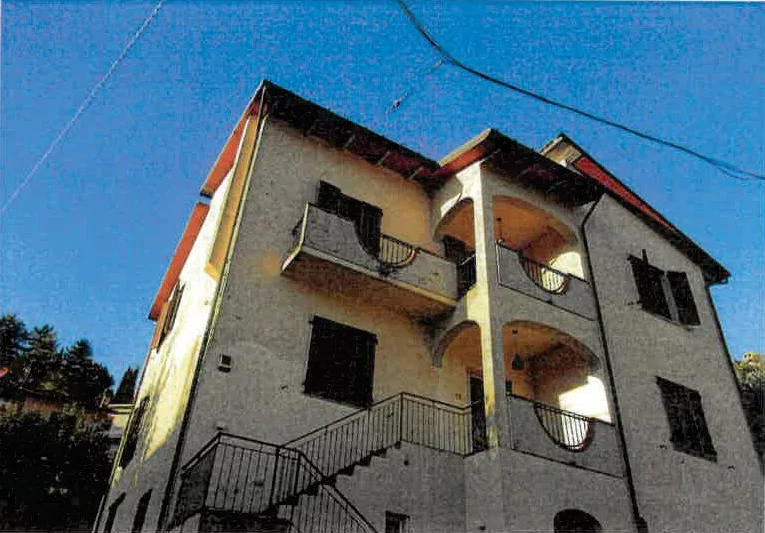 Appartamento bifamiliare a Vernio