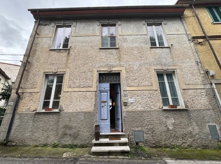 Case indipendenti all'asta in provincia di Lucca