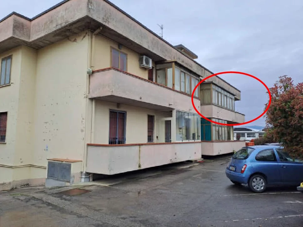 Appartamento al piano primo e autorimessa al piano seminterrato in Montemurlo