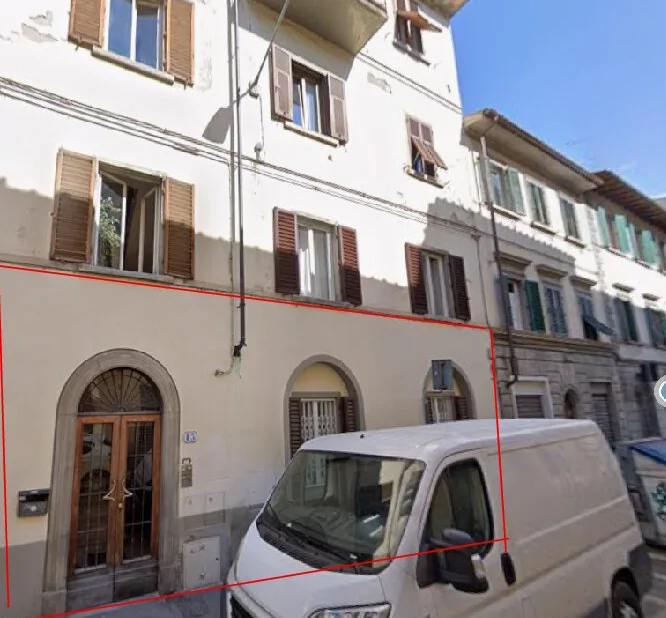 Appartamento al piano terra con cantina in Firenze, Via Boccaccio 13