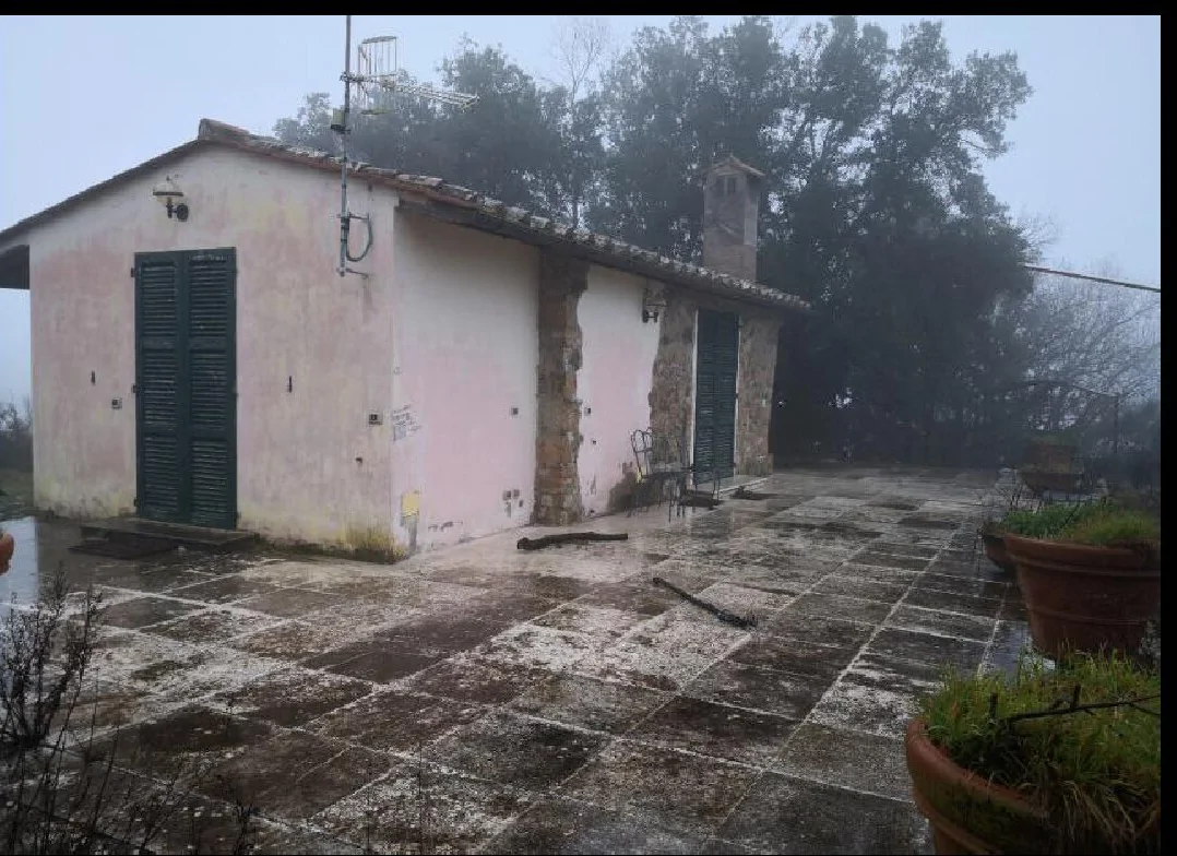 Azienda agricola con fabbricati e terreni a Murlo
